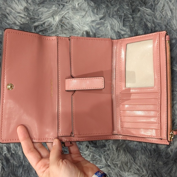 Michael Kors Wallet - Picture 2 of 9